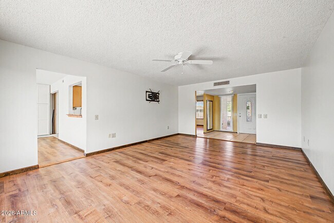 Building Photo - 9847 W Wrangler Dr