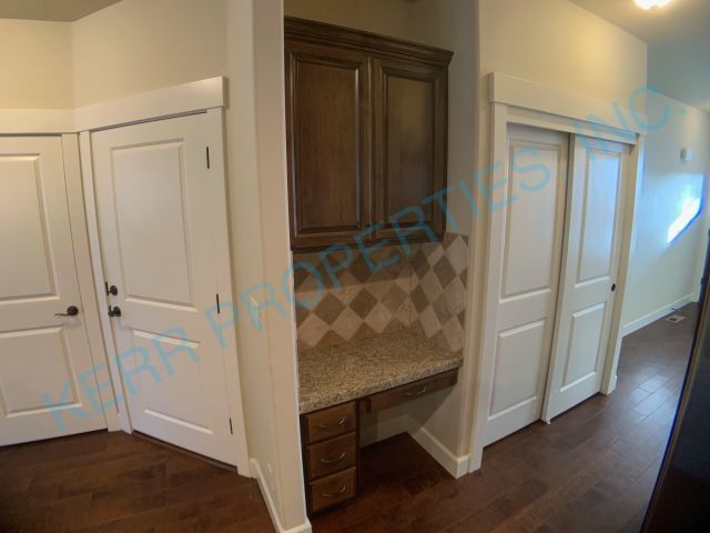 Building Photo - Charming 4-Bed Oasis with Granite Elegance...