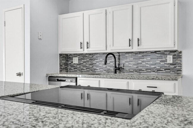 Building Photo - 4406 Kacee Dr