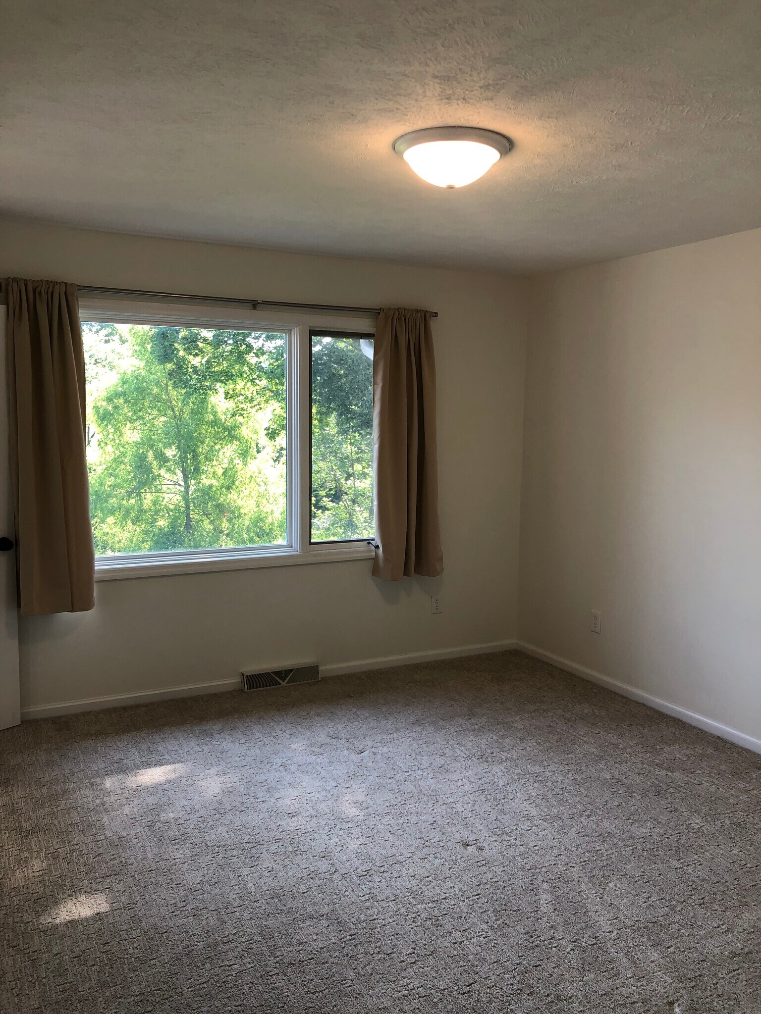 Building Photo - 1311 Gleneagle Trl
