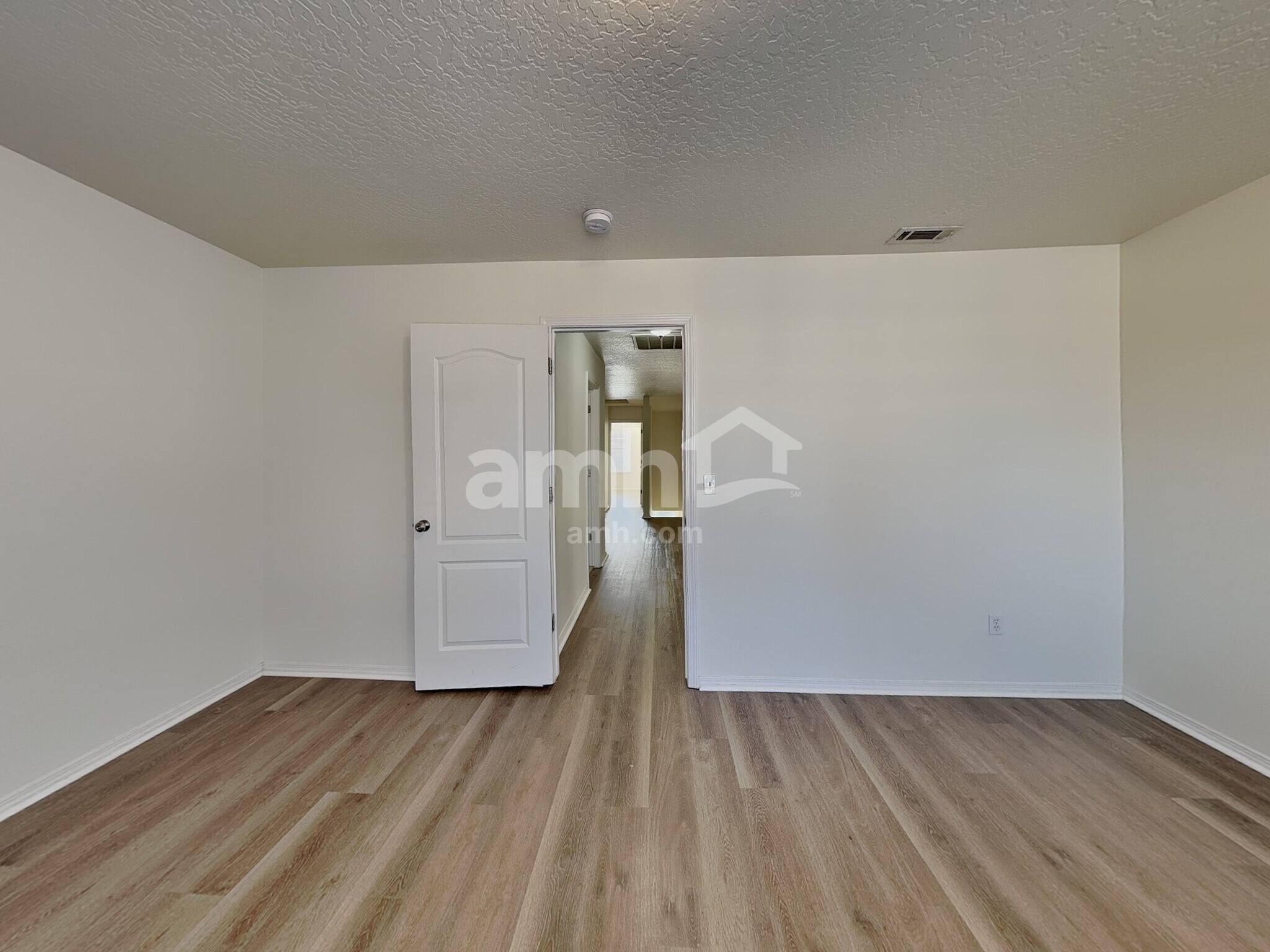 Building Photo - 9451 W Portola Dr