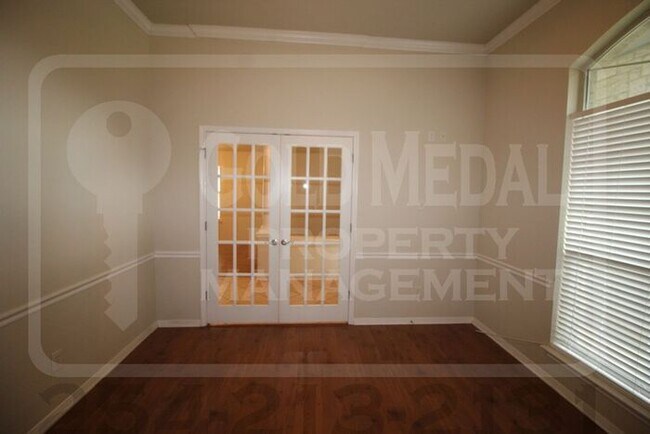 Building Photo - 2908 Tucson Dr