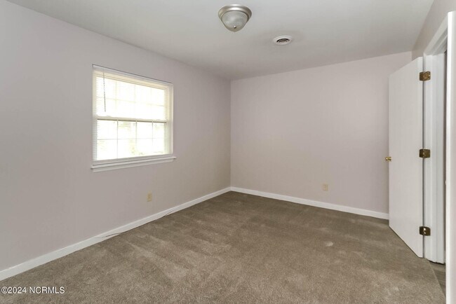 Building Photo - 201 Shipman Rd