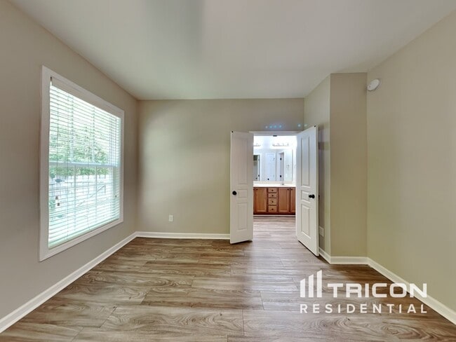 Building Photo - 557 McCarthy Dr