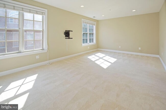 Building Photo - 8629 Terrace Garden Way