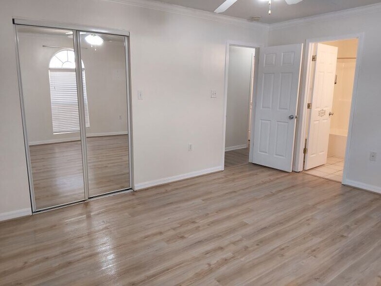 Building Photo - 1610 Thornton Ave