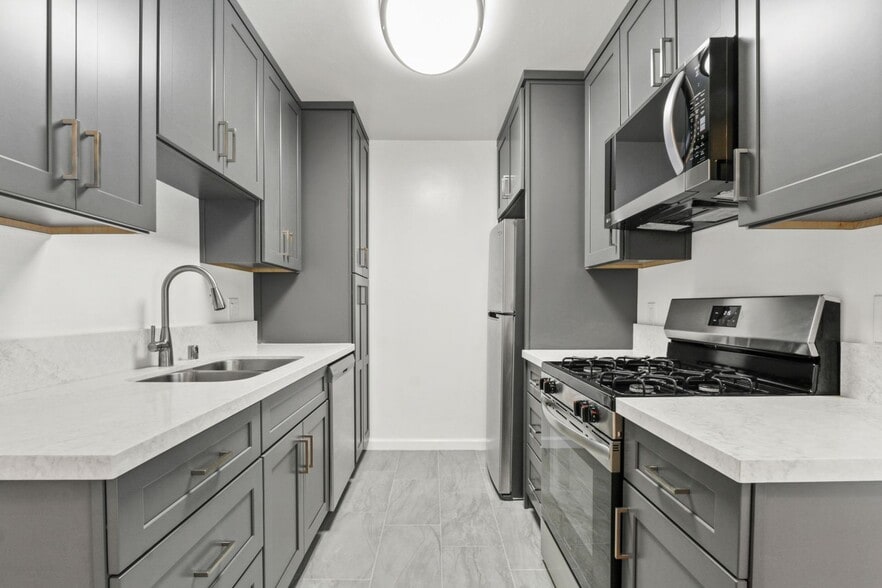 Primary Photo - 844 5th St