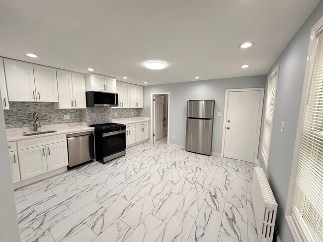 Primary Photo - 218 Princeton St