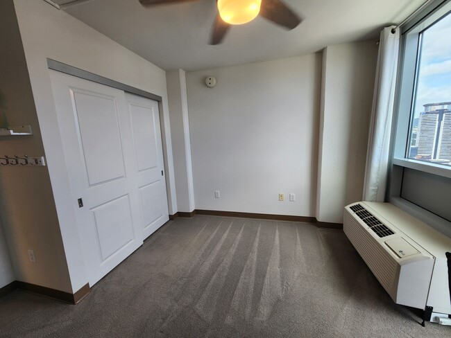 Building Photo - 988 Halekauwila St