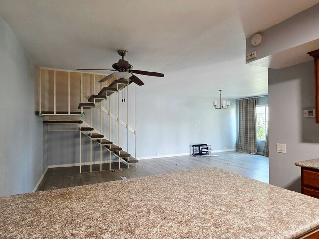 Building Photo - Updated 3 bed 2.5 bath home in Playmor – The Heart of UTC!