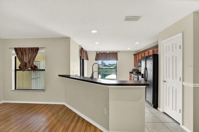 Building Photo - 2630 Edgewater Falls Dr