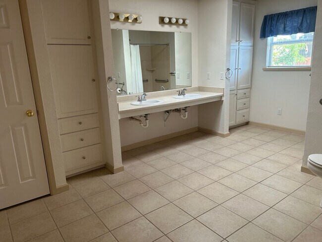 Building Photo - Elegant Home in Central Lubbock Available ...