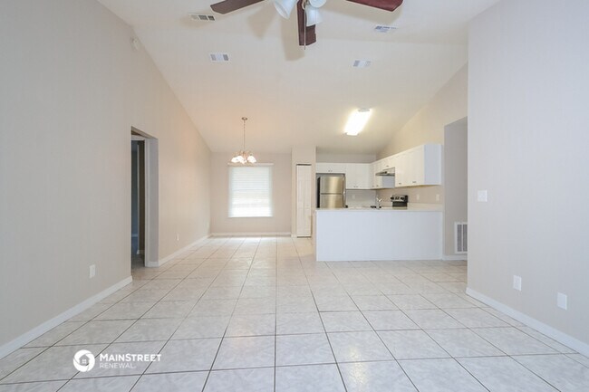 Building Photo - 1530 18th Ave SW