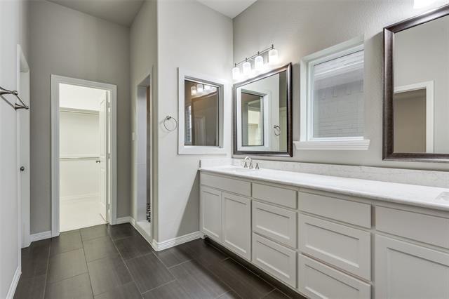 Building Photo - 7304 Van Tuyl Pkwy