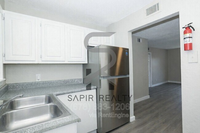 Building Photo - 2055 Alison Ct SW