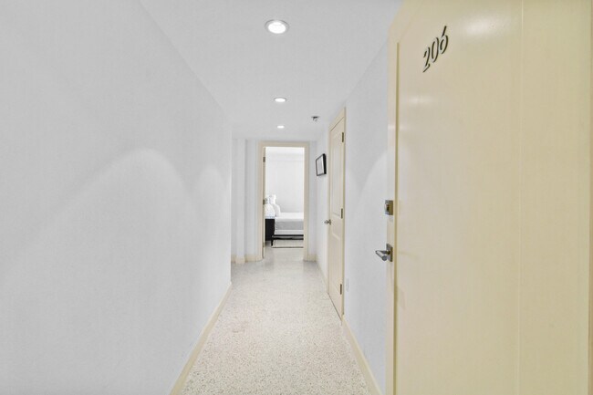 Building Photo - 170 N Ocean Blvd