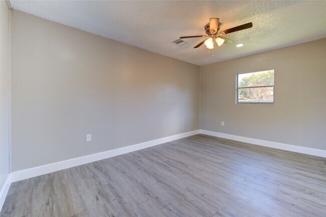 Building Photo - 3020 2nd Ave N