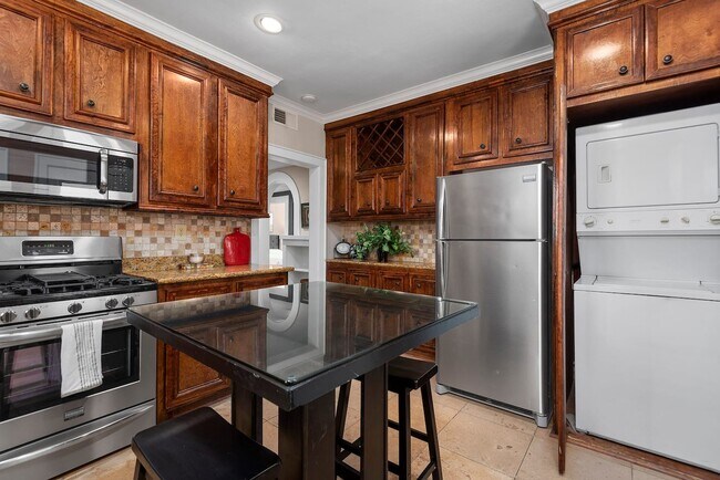 Building Photo - 2406 Arbor St