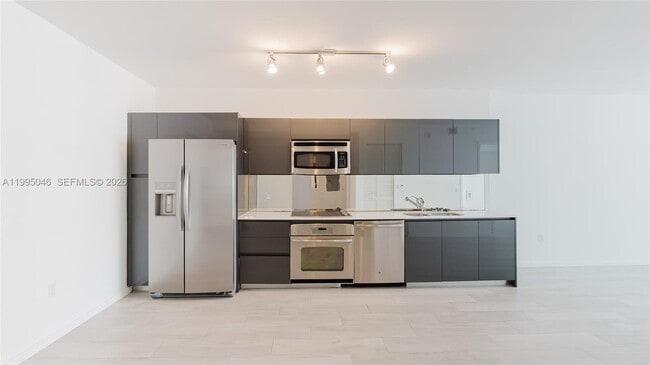 Building Photo - 31 SE 6th St