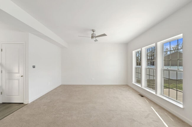 Building Photo - 30 Jeanette Ct