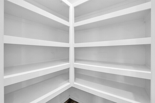Building Photo - 14129 Upper Gardenia Ln