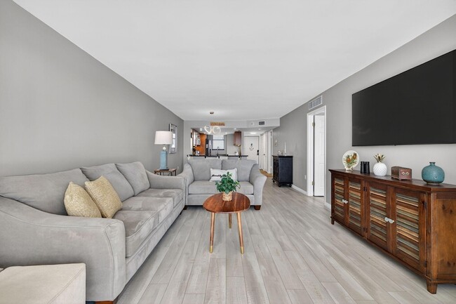 Building Photo - 9900 S Ocean Dr