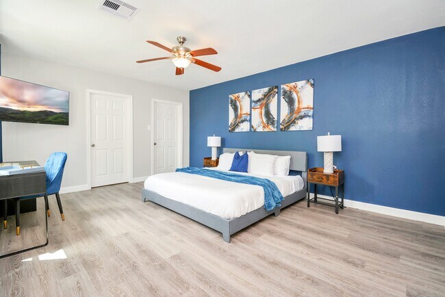 Building Photo - 4710 Paradise Ln