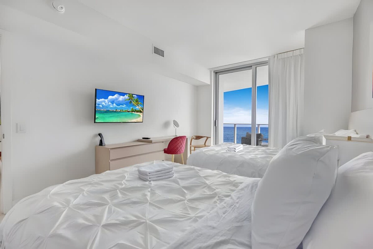 Building Photo - 4011 S Ocean Dr