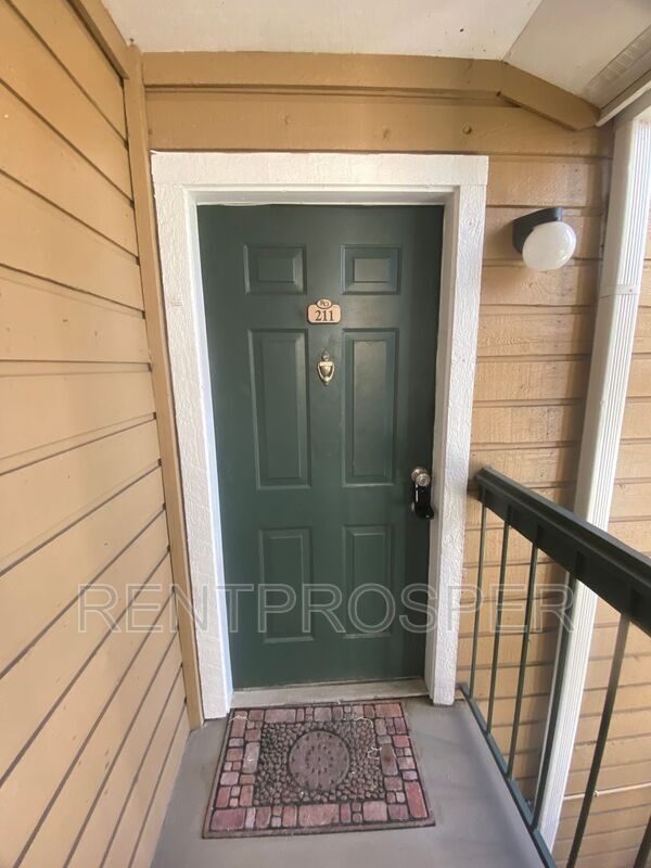 Building Photo - 4225 Thornbriar Ln
