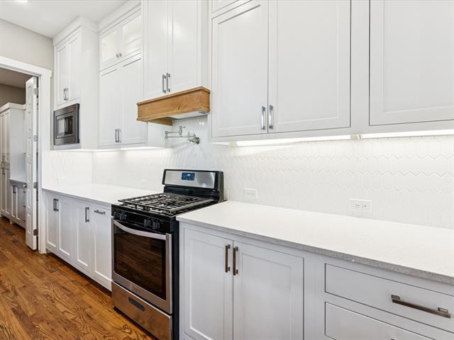 Building Photo - 914 St George Pl