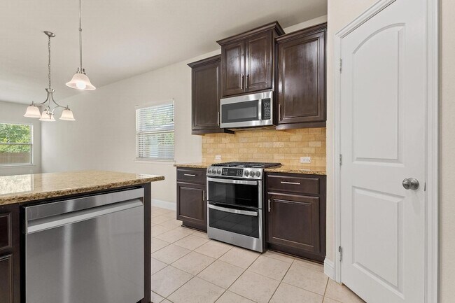 Building Photo - 7822 Cottonwood Dr