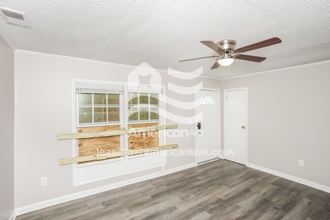 Building Photo - 4017 Tavineer Dr