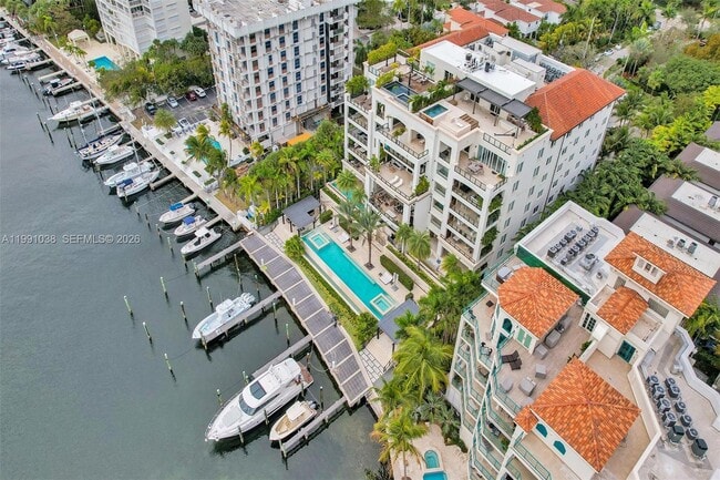 Building Photo - 3535 Hiawatha Ave