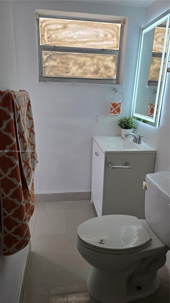 Building Photo - 7900 Tatum Waterway Dr