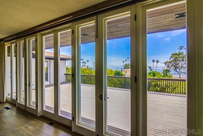 Building Photo - 631 San Gorgonio St