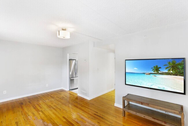 Building Photo - 6902 Narrows Ave