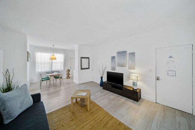 Building Photo - 1311 15th Terrace