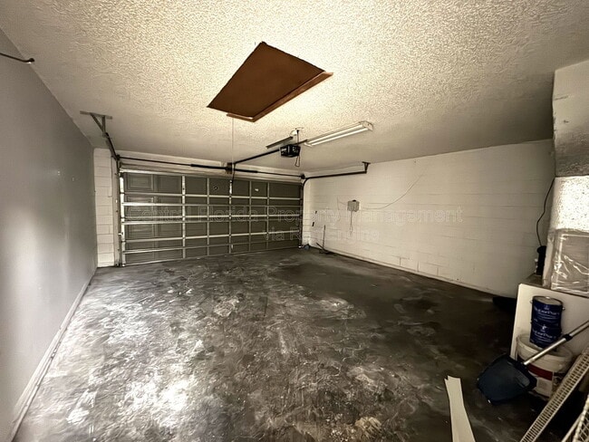 Building Photo - 2728 Corrigan Dr