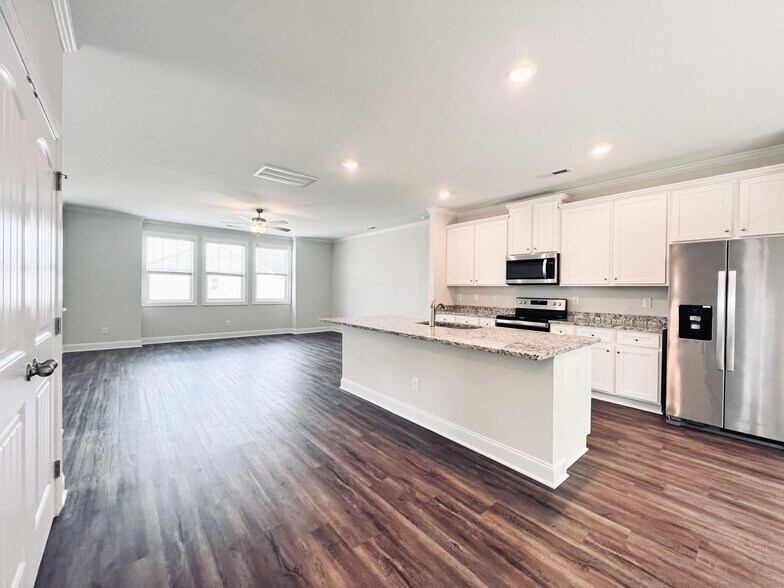 Building Photo - 5220 Stream Stone Way