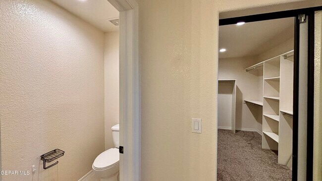 Building Photo - 12437 Pleasant Crest