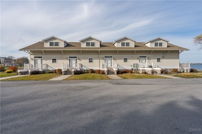 Primary Photo - 207 General Smith Dr