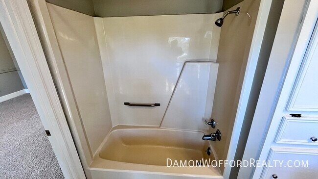 Building Photo - 1707 Pine St