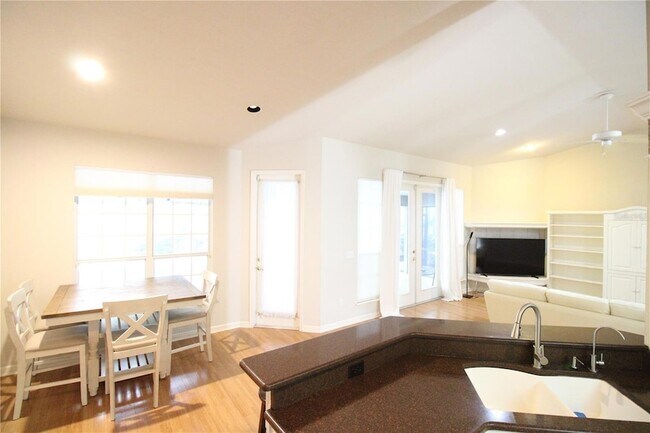 Building Photo - 5115 SW 105 Way