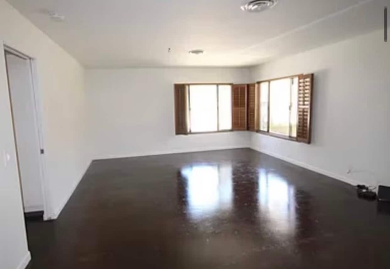 Building Photo - 1480 E Palm Tree Dr
