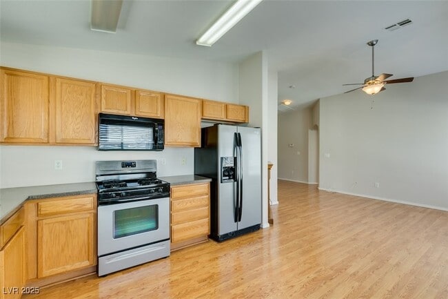 Building Photo - 6473 Stone Dry Ave