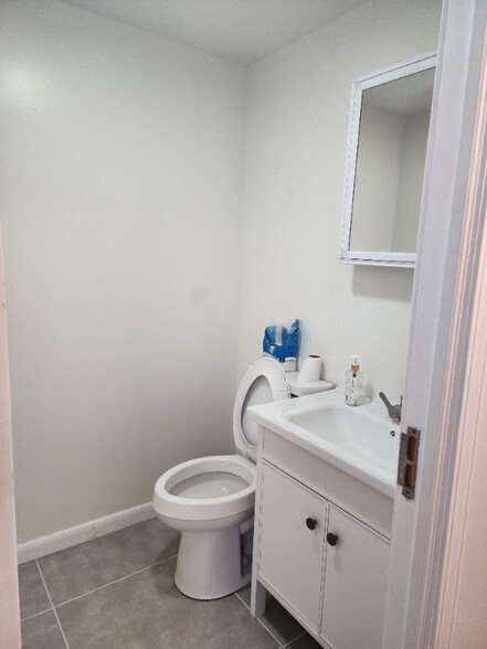 Building Photo - 5701 Argonne Blvd