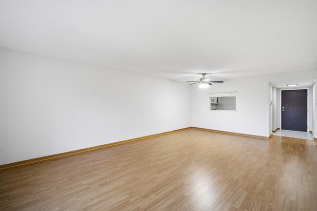 Building Photo - 1255 N Sterling Ave