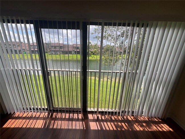 Building Photo - 9060 NW 45th Ct