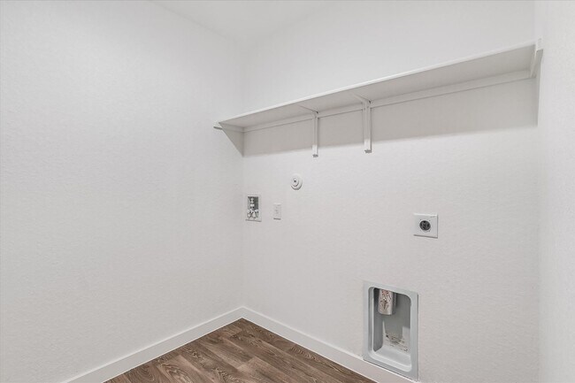 Building Photo - Luxurious 4 BR / 2 BA with THREE-CAR GARAGE - 2314 SF - Harmony Hills, Fredericksburg!