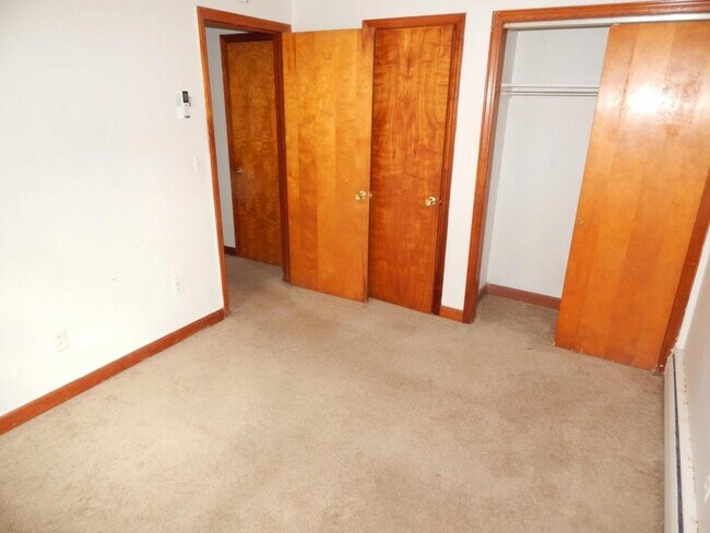 Building Photo - 1018 Montgomery St